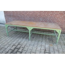 Plateautafel werktafel  220cm x 80 cm x 62 cm. Gebruikt